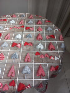 Скатерть Arnales Новогодние сердца D-180 см / Tia Скатерть Arnales Новогодние сердца D-180 см / Tia