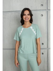 Пижама женская, футболка и капри 642/559 / Дюма Пижама женская, футболка и капри 642/559 / Дюма