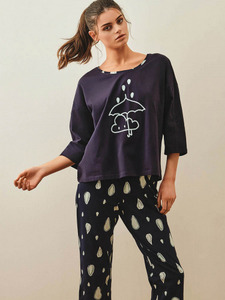 Пижама женская, футболка и капри 27348 Rainy / Hays