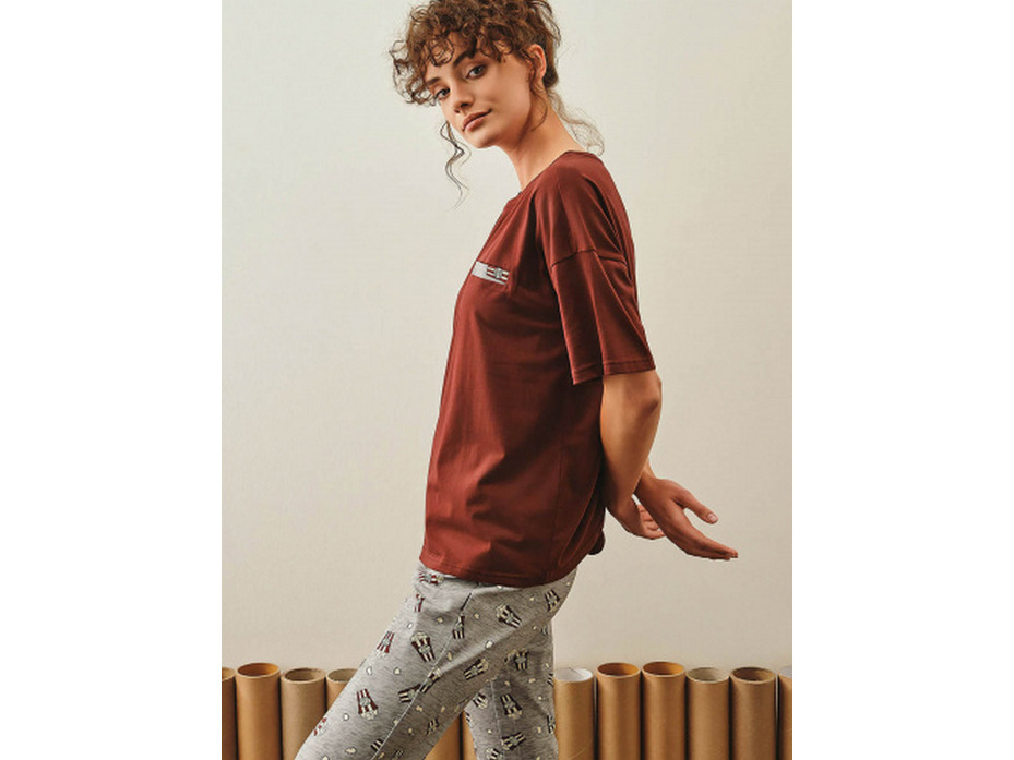 Пижама женская, футболка и капри 27449 Popcorn / Hays Пижама женская, футболка и капри 27449 Popcorn / Hays