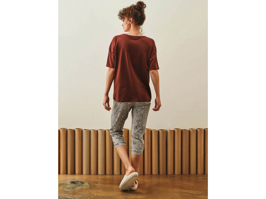 Пижама женская, футболка и капри 27449 Popcorn / Hays Пижама женская, футболка и капри 27449 Popcorn / Hays