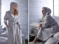 Халат женский Maris сатиновый с капюшоном / Curt Bauer