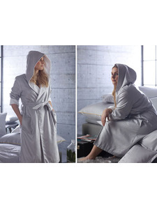 Халат женский Maris сатиновый с капюшоном / Curt Bauer