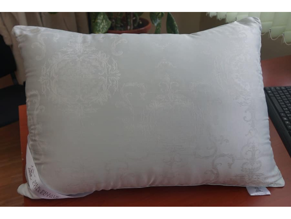 Подушка Silk Pillow натуральный шелк 70*70 / Retrouyt