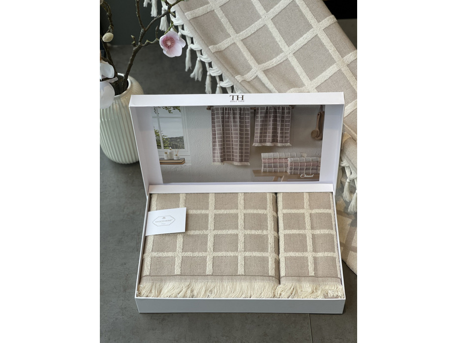 Набор полотенец Chanel махровые в подарочной упаковке 50*100 , 75*150 / Tivolyo Home Набор полотенец Chanel махровые в подарочной упаковке 50*100 , 75*150 / Tivolyo Home
