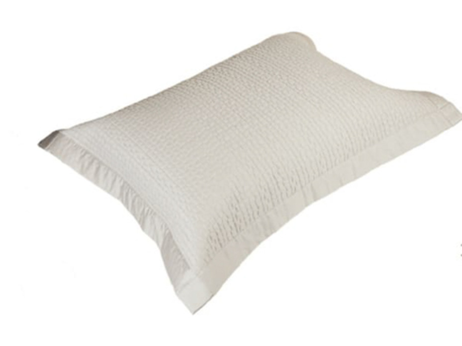 Наволочка декоративная New Sand сатиновая 50*70 / Bovi