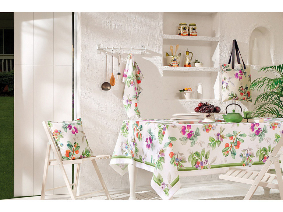 Скатерть Granberry полиэстер 160*260 / Tivolyo Home