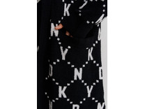 Кардиган женский YI00031 All the cheer белые буквы на черном / DKNY