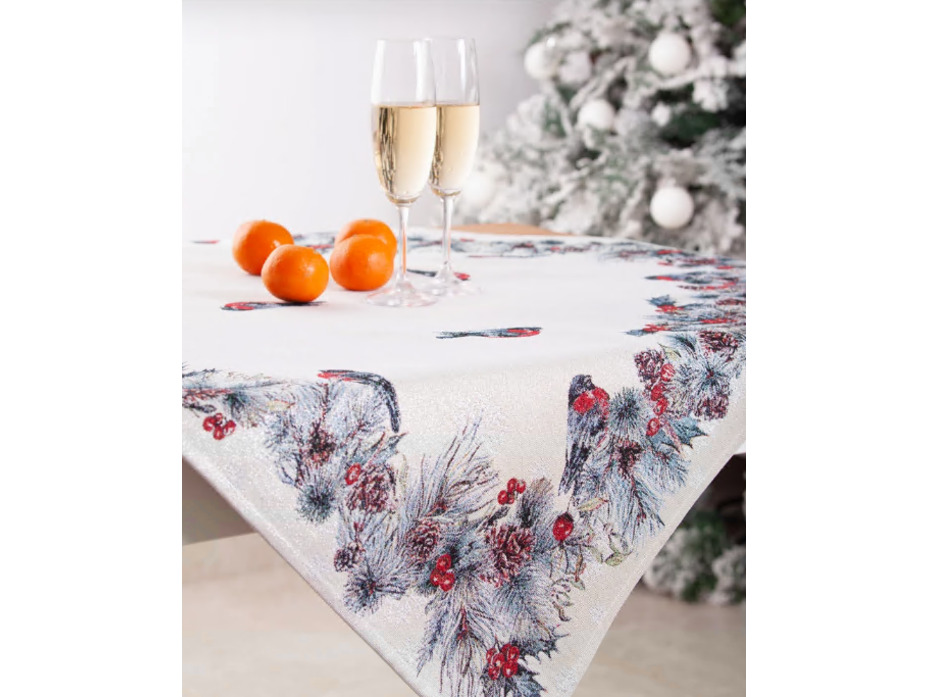 Наперон Снегири гобелен 100*100 / Le Gobelin