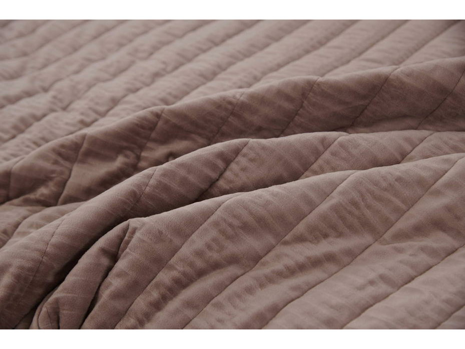 Покрывало с наволочками Фердинанд велюровое 240*260, 50*70 (2шт) / Sofi de Marko