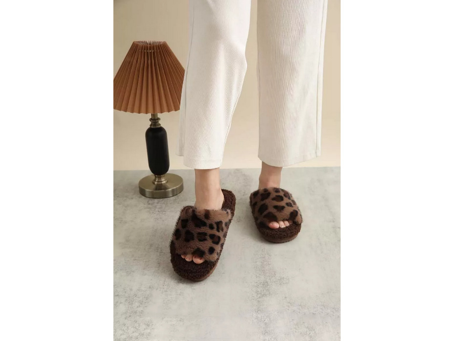 Тапочки женские Wild / Arya