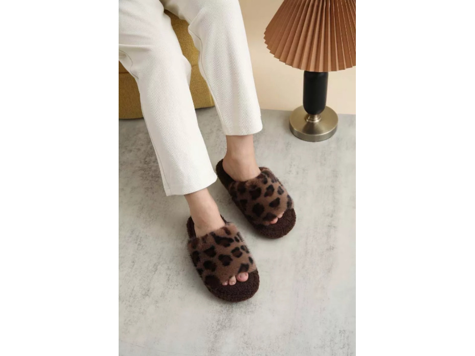 Тапочки женские Wild / Arya