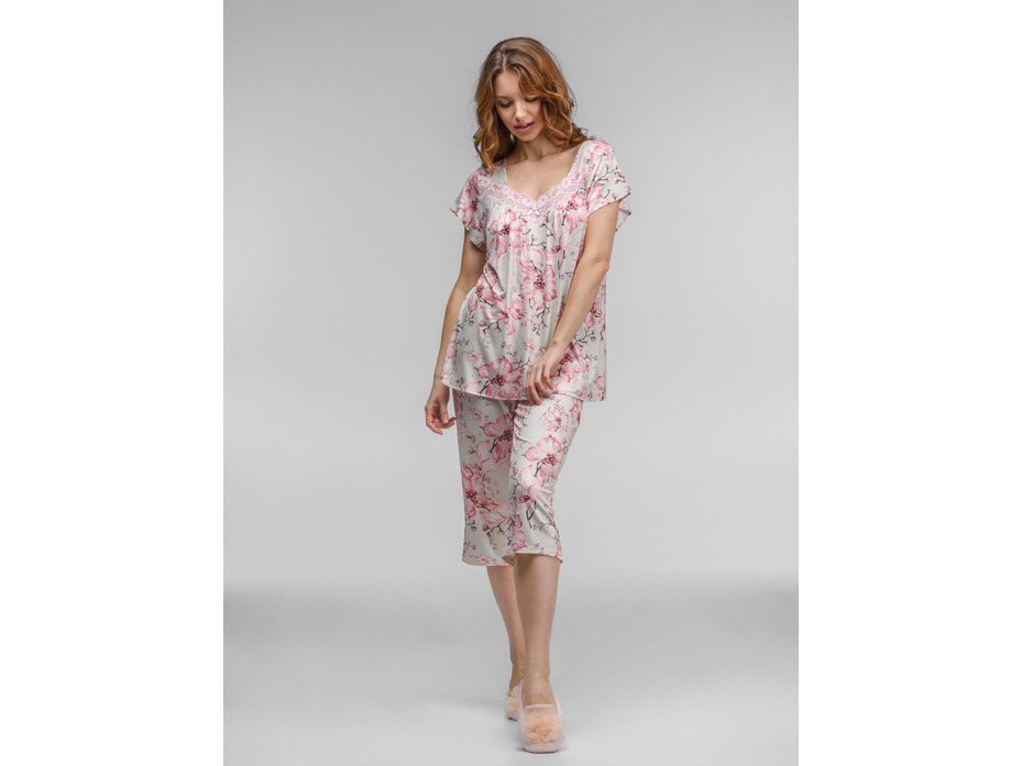 Пижама женская. футболка и капри 1651/548 / Дюма Пижама женская. футболка и капри 1651/548 / Дюма