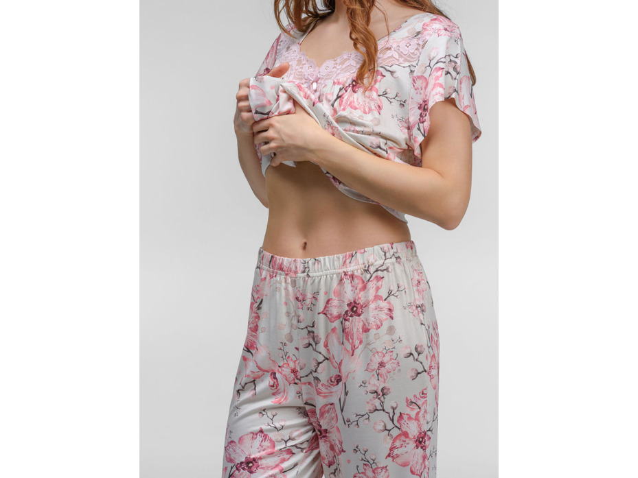 Пижама женская. футболка и капри 1651/548 / Дюма Пижама женская. футболка и капри 1651/548 / Дюма