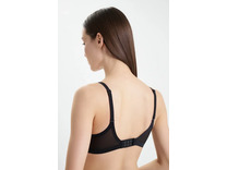 Бюстгальтер C18IM1 (011) Pure lace / Chantelle