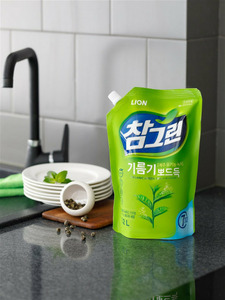 Средство для мытья посуды, овощей и фруктов Chamgreen Зеленый чай мягкая упаковка 1200 мл / Lion